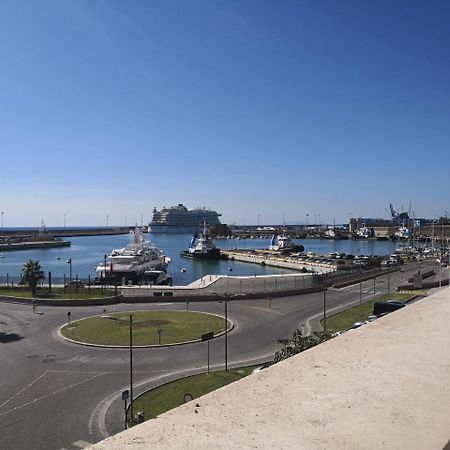 Casa Cavallotti - Modern Apartment Between Train Station And Port Civitavecchia Bagian luar foto
