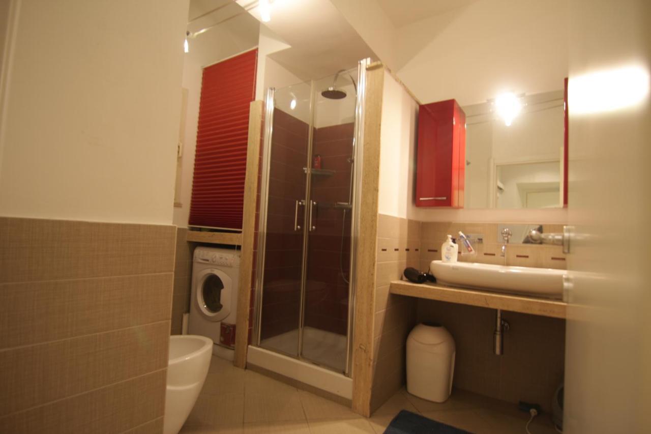 Casa Cavallotti - Modern Apartment Between Train Station And Port Civitavecchia Bagian luar foto