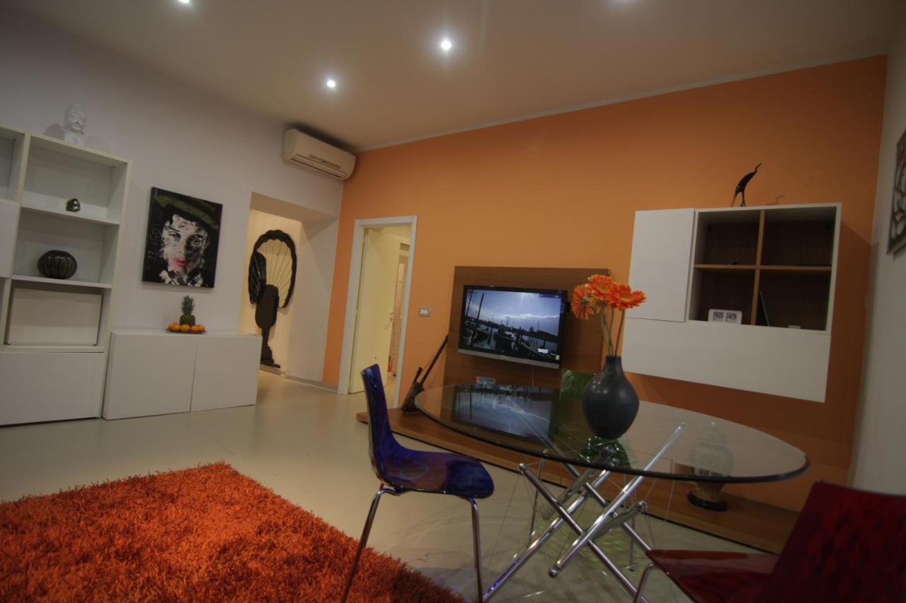 Casa Cavallotti - Modern Apartment Between Train Station And Port Civitavecchia Bagian luar foto